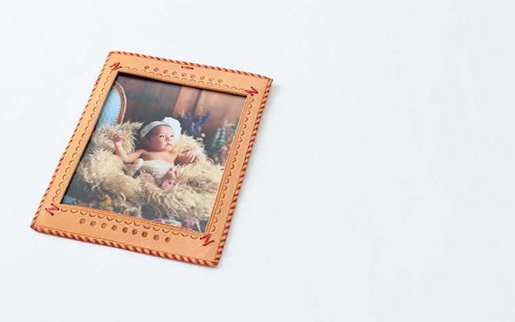 画像：Leather frame　レザー